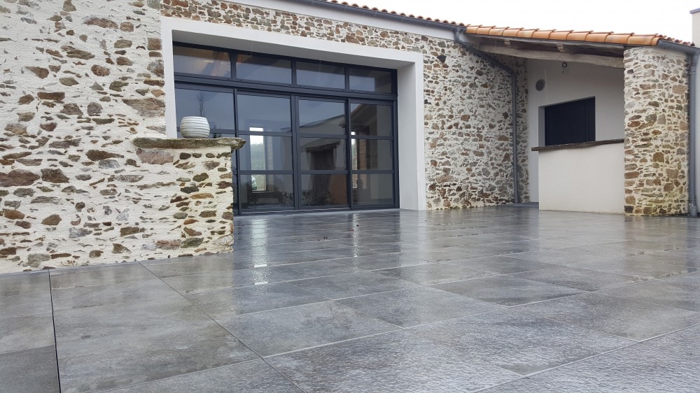 Atlantic Sud Paysage dallage grès cérame sur plots à Saint Léger les Vignes