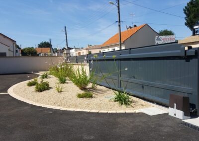 Atlantic Sud Paysage portail coulissant aluminium au Pellerin